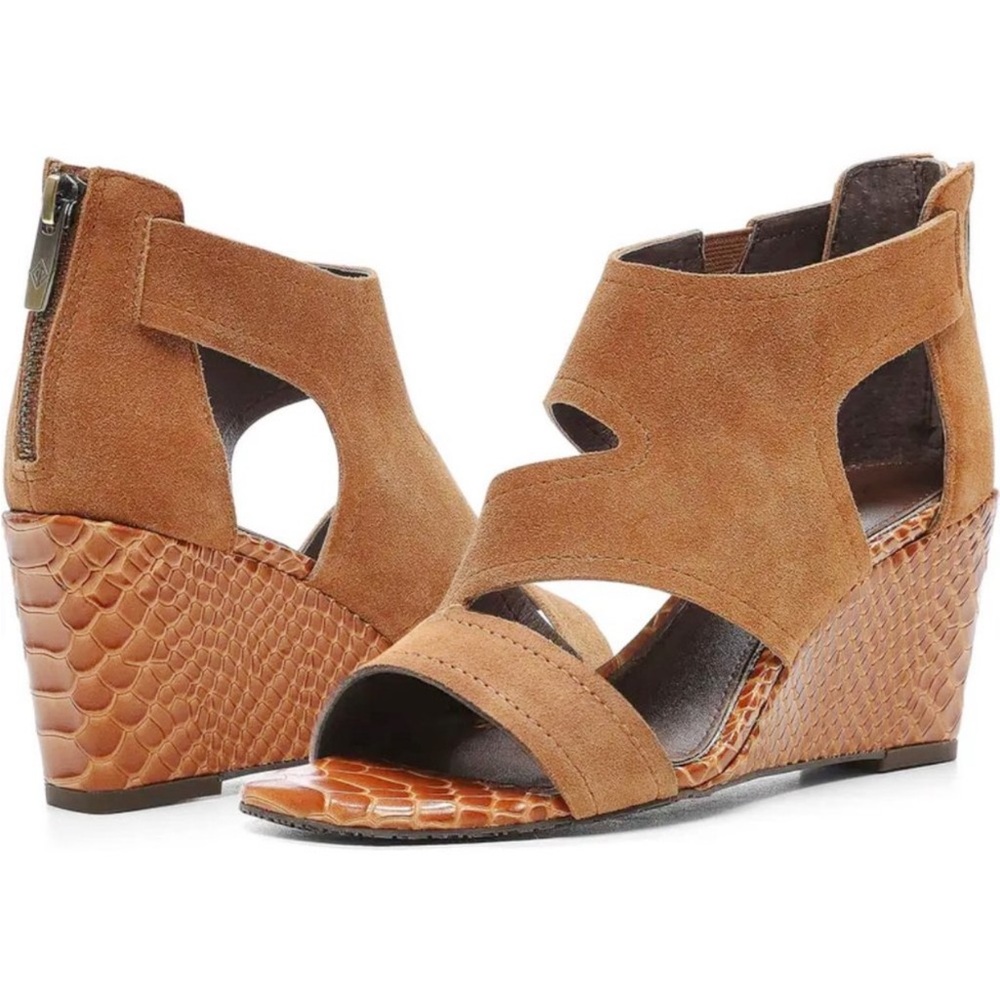 Donald J. Pliner Panya Wedge Sandals Suede Size 11